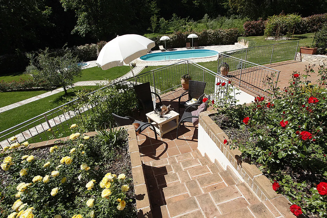 01-01-torretta-patio-piscina-1