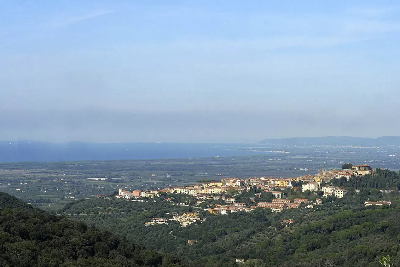 02-030-panorama-colline