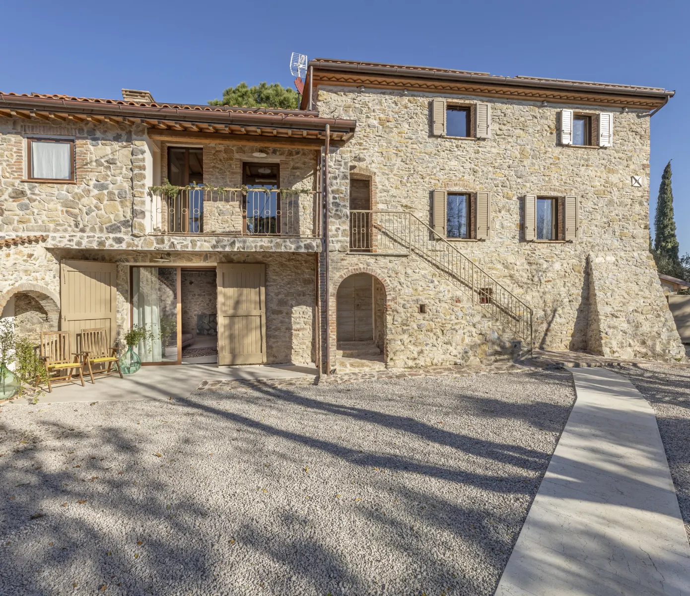 02-hillside-dimore-e-ville-in-campagna-toscana-2