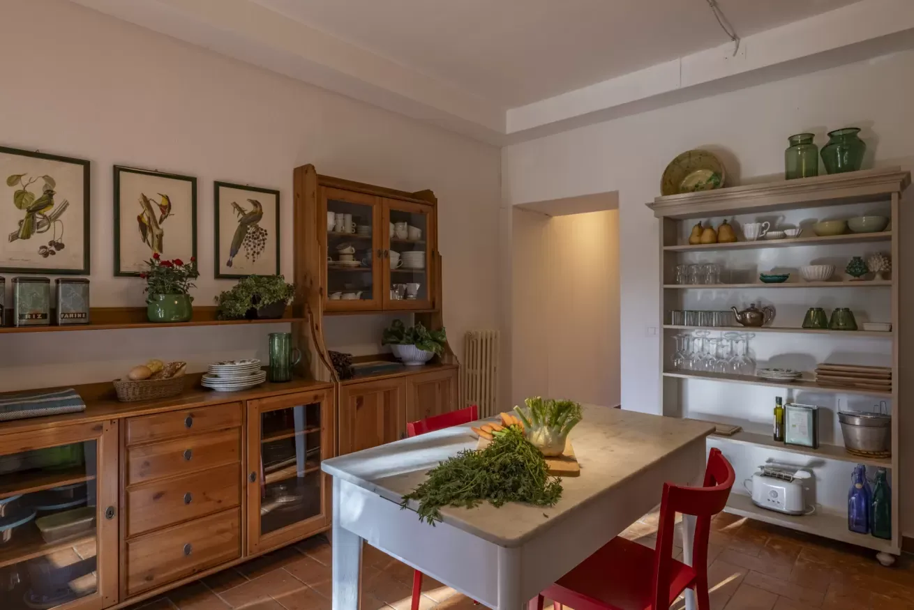 02-incrociata-sala-pranzo-credenza