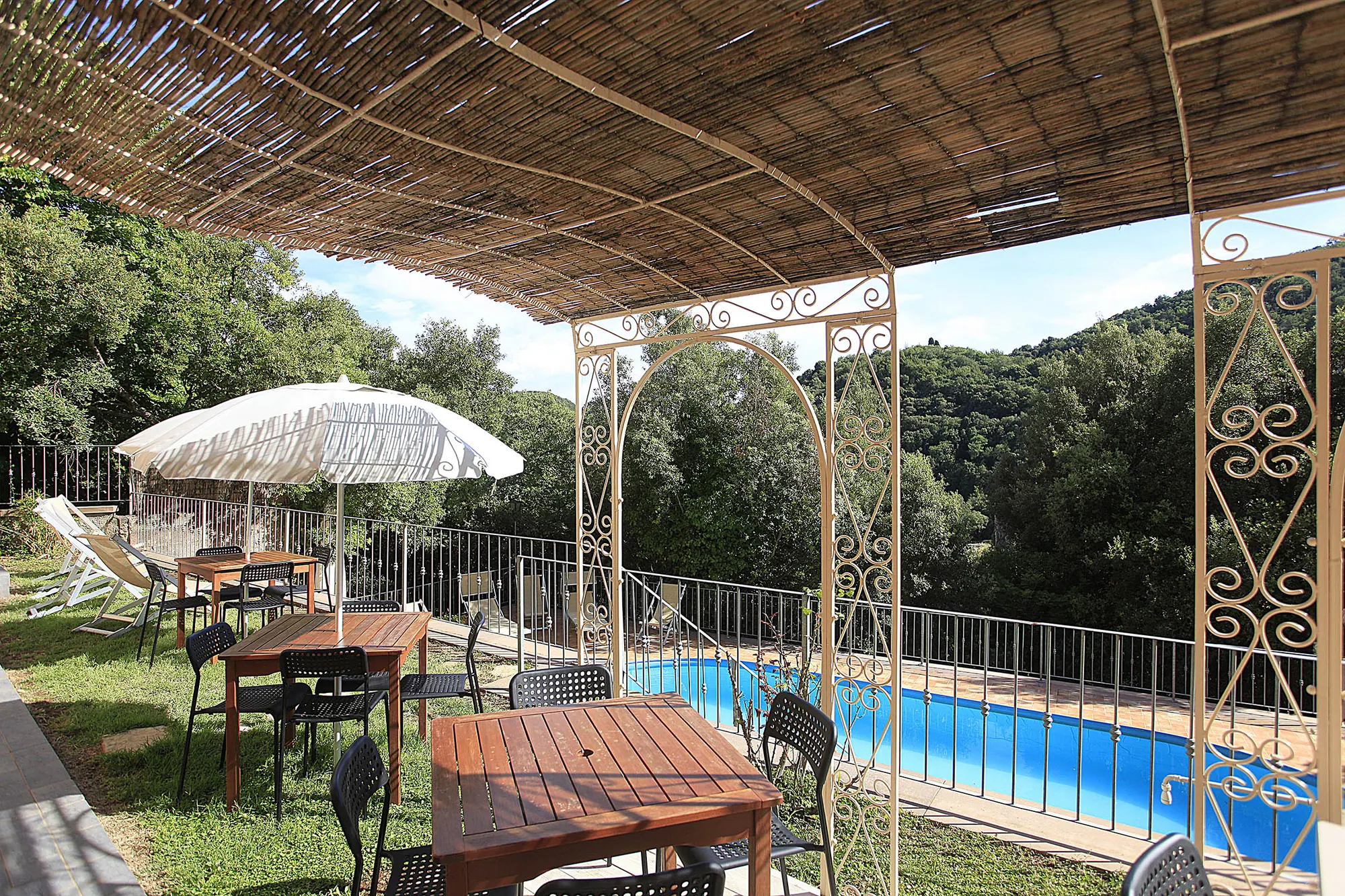 07-01-pino-gazebo-piscina-1