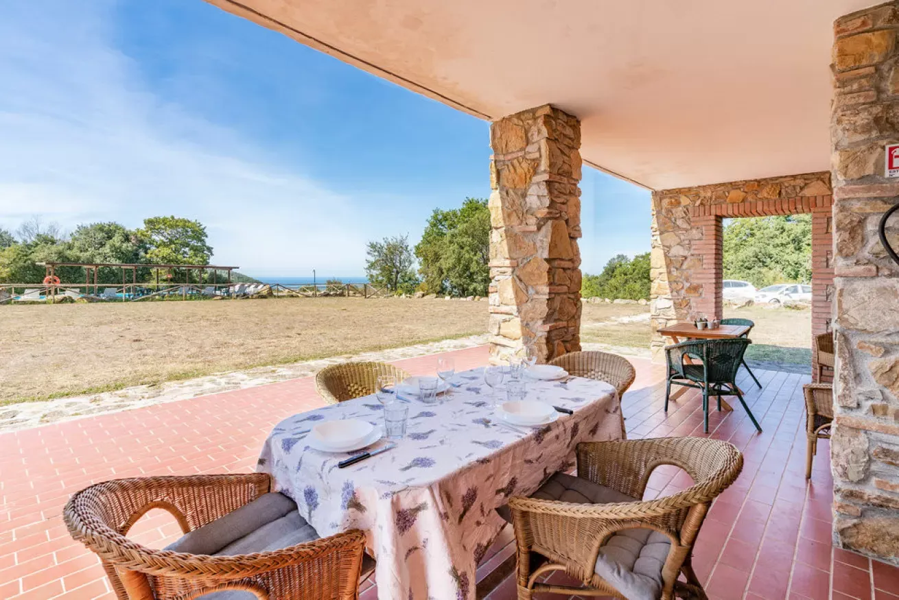 14-incrociata-terrazza-pranzo