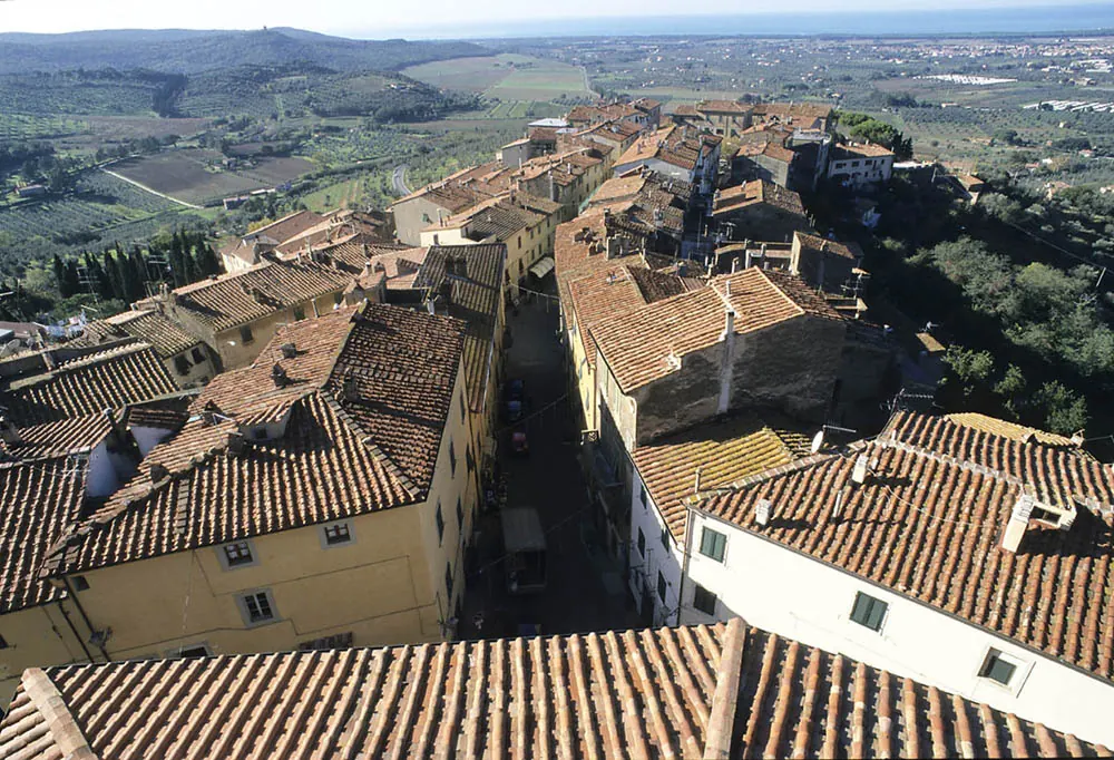 castagneto-carducci-borgo-toscano